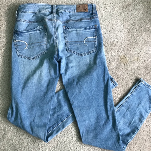 Light to Medium wash American eagle Jeans - Picture 2 of 2